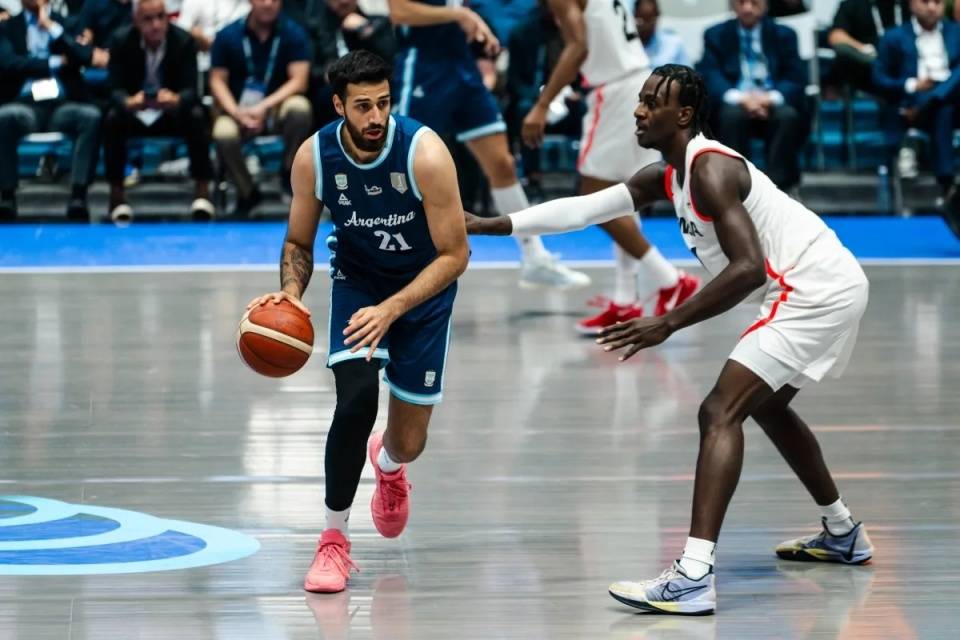 尼克斯轻取阿根廷男篮，麦科勒姆打破历史纪录