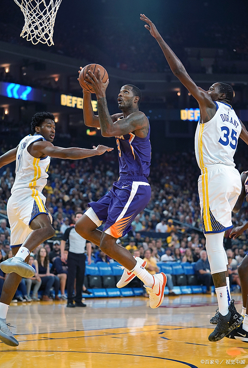 76人完胜尼克斯,莫兰特状态火热 76人完胜尼克斯,莫兰特状态火热