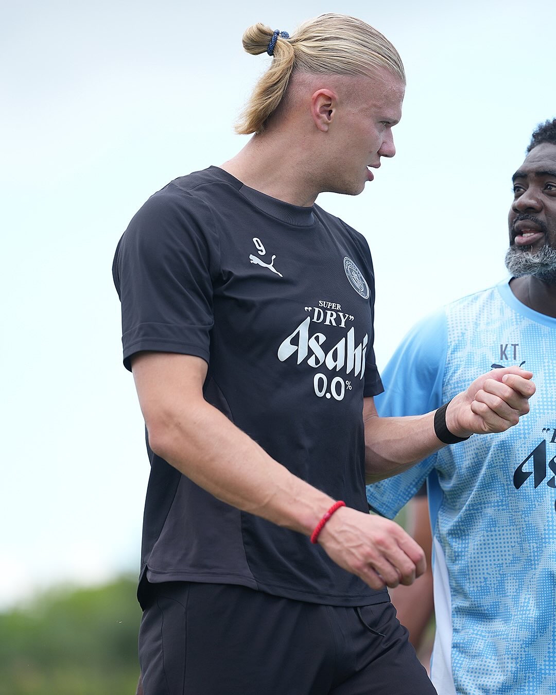 荷兰碾压尤文,哈兰德统治全场 荷兰碾压尤文,哈兰德统治全场