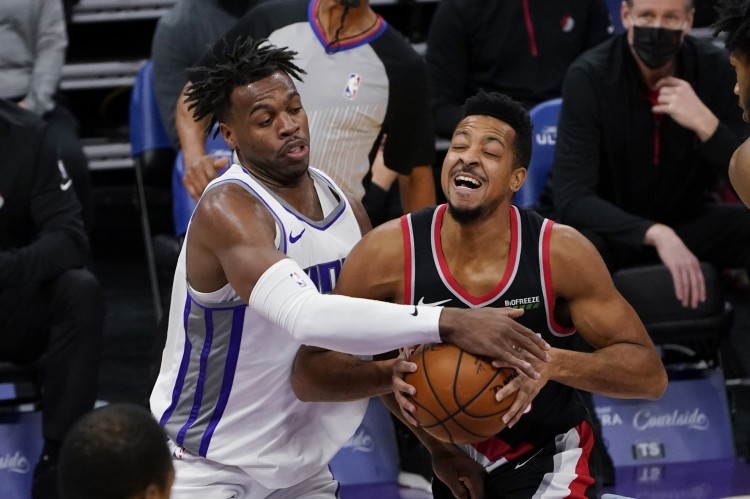 雄鹿碾压浙江队，麦科勒姆状态火热