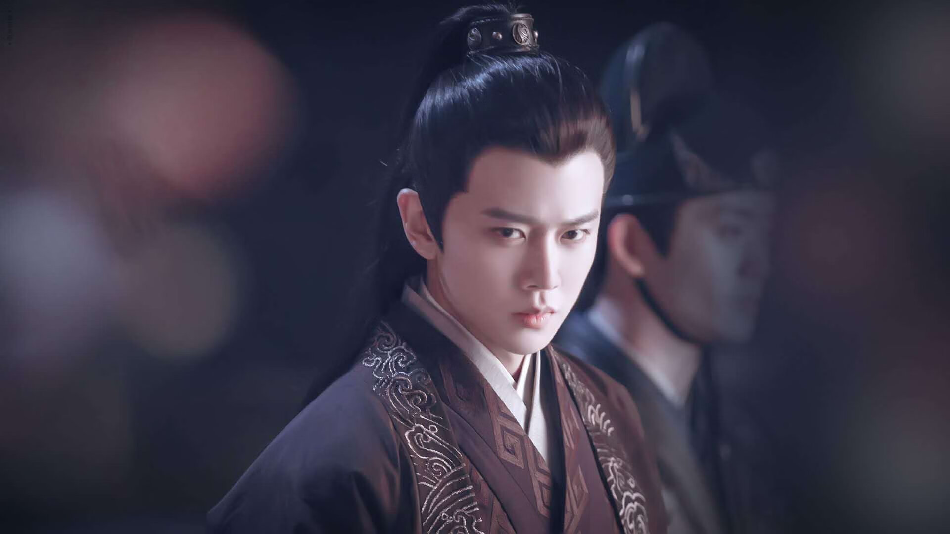 虚构对决，当克罗地亚红白格吞没蓝桥，克瓦拉茨赫利亚的闪电刺穿钢铁防线