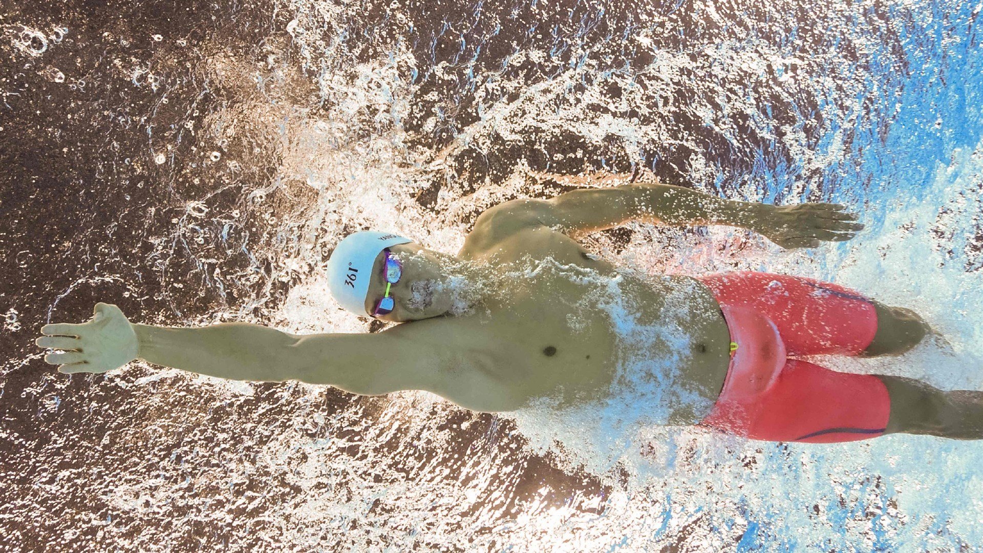 跨界战神，切特用火箭的烈焰踏平上海，在欧冠半决赛的绿茵场接管比赛