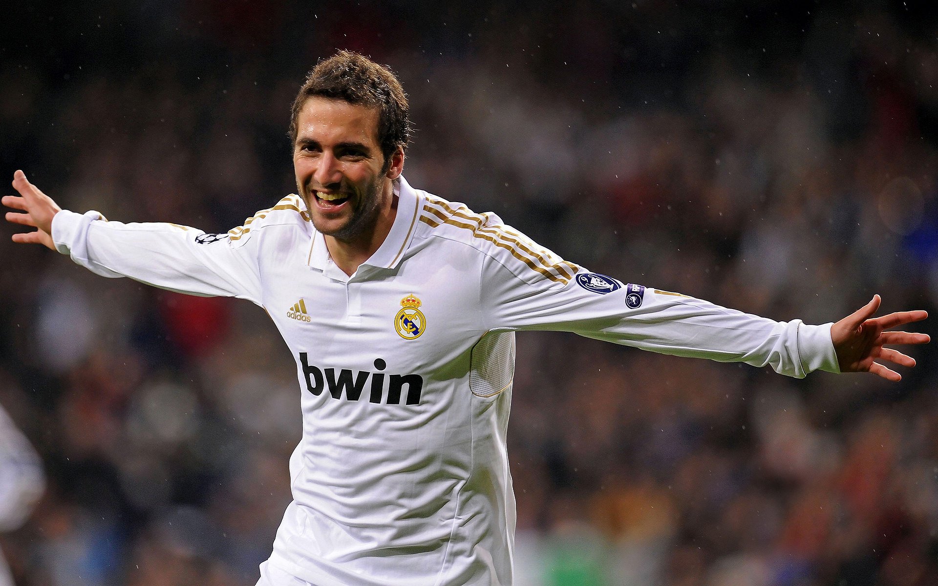 钢铁军团碾压加勒比，孤星穆勒点亮都灵夜空